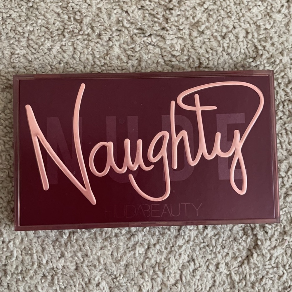 Huda Beauty Naughty Pallette